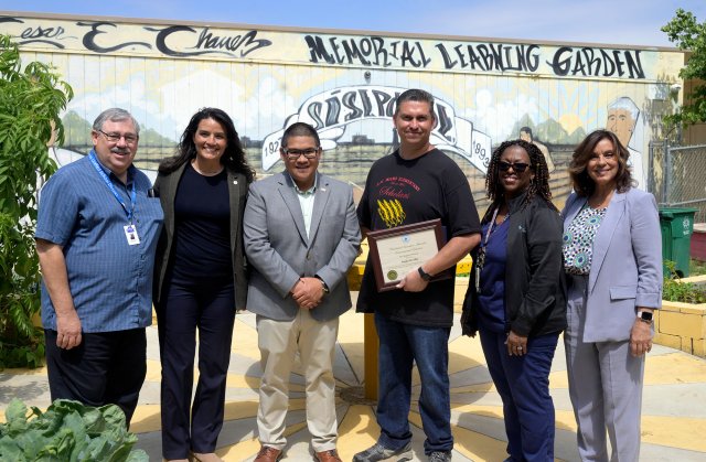 School Board President Anthony Parreira, Regional Administrator Martha Guzman, Rep. Duarte’s field representative Christian Santos, Presidential Innovation Award for Environmental Educators Winner, Sergio de Alba, School Board Member Marlene Smith, School Principal Zelda Días-Harper.